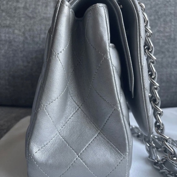 Chanel Silver Large Lambskin Flap Shoulder Bag- 100% Authentic & Rare - Picture 9 of 14